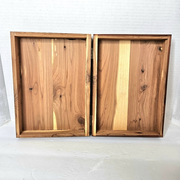 Wooden Vintage Cedar Holy Bible Box Holder with Picture of Jesus - Picture 3 of 7